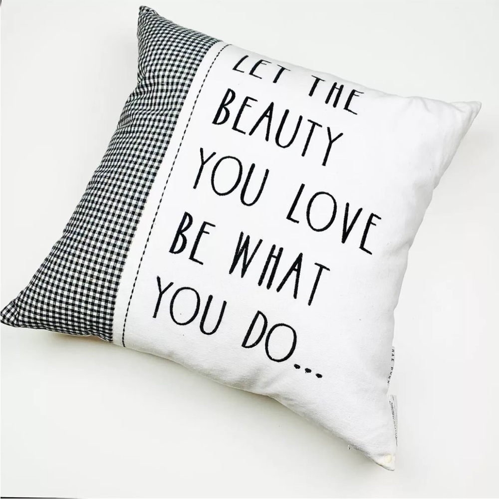 Rae Dunn pillow 
Home decor in perfect condition